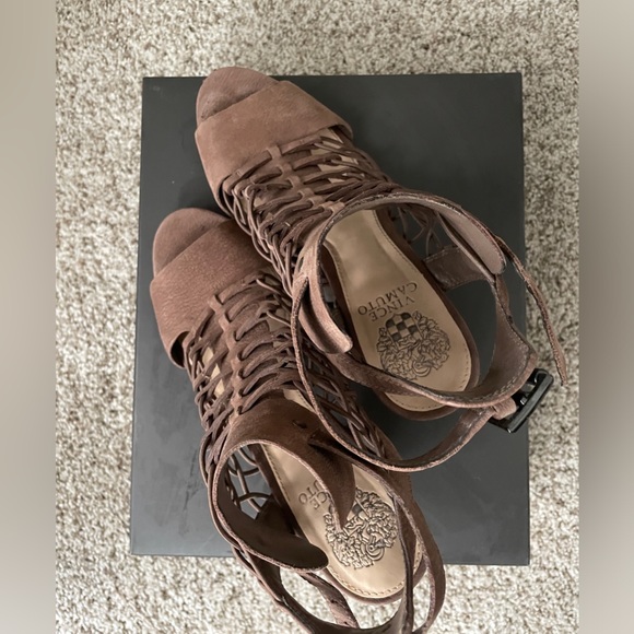 Vince Camuto Evel Caged Sandal Open Toe size 8.5 - Picture 5 of 11